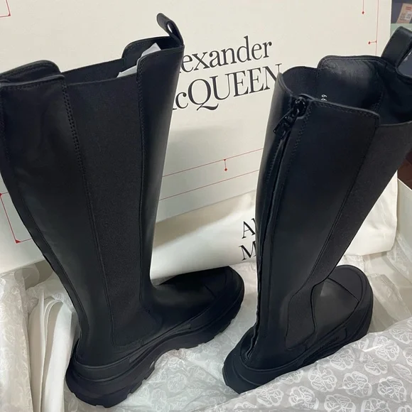 COPY - BNIB Alexander McQueen 666410WHZ66 Woman’s boot Black 40 - Picture 12 of 16